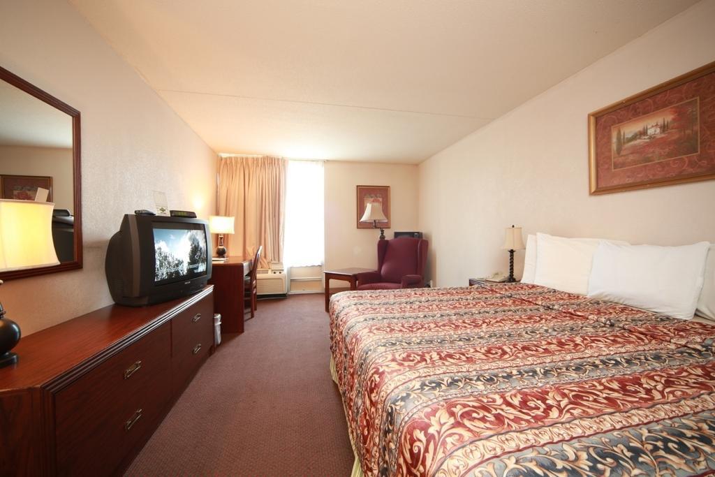 Boarders Inn And Suites - Marion Room photo