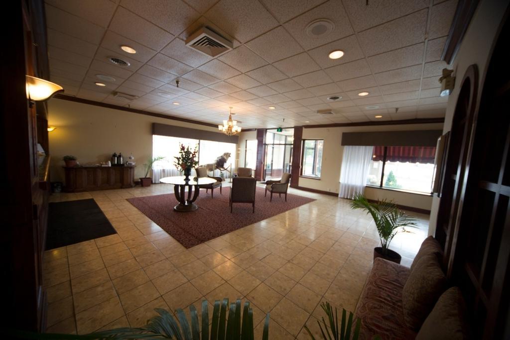 Boarders Inn And Suites - Marion Exterior photo